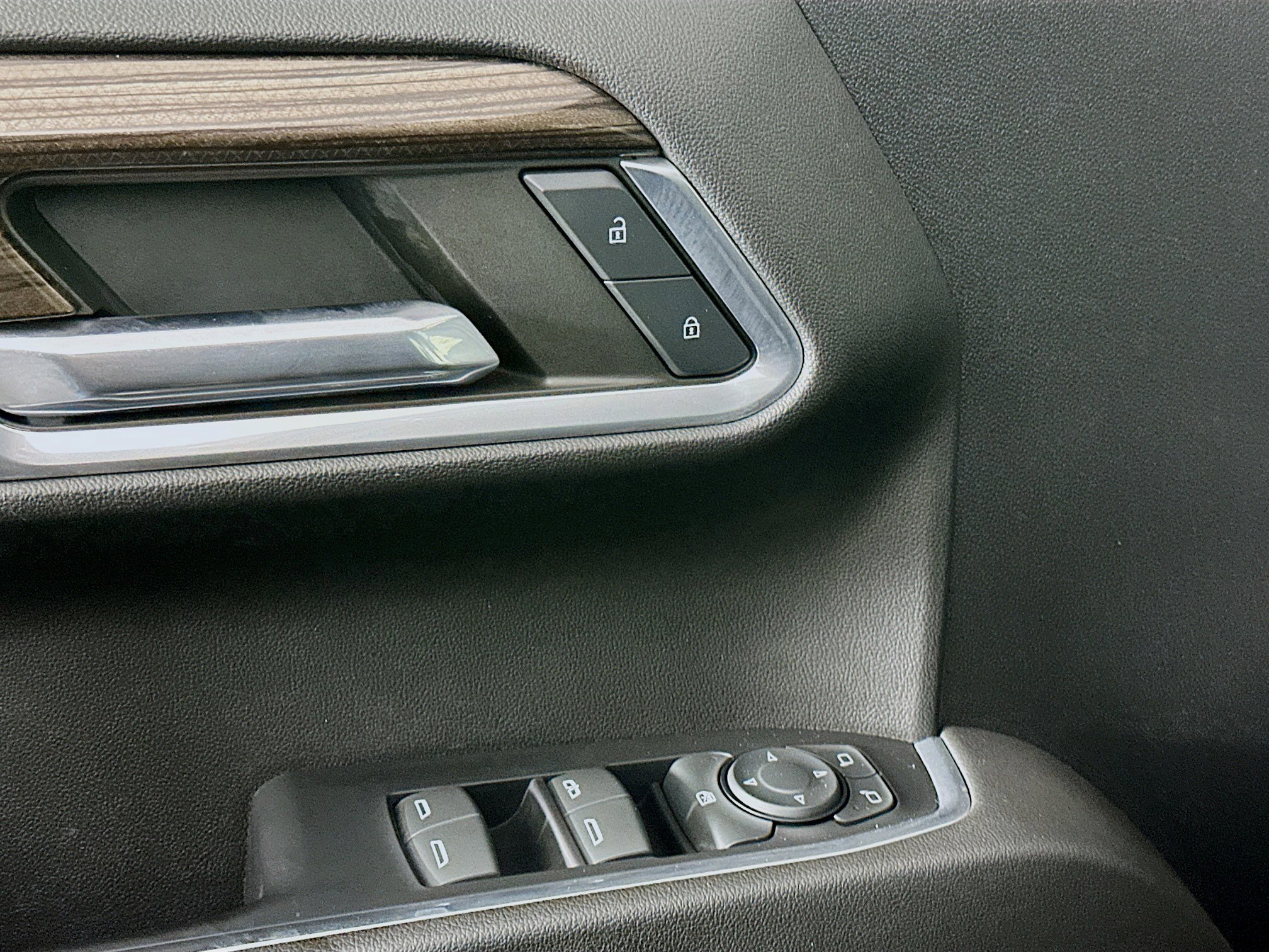 Used 2022 Chevrolet Silverado 1500 LT image 15