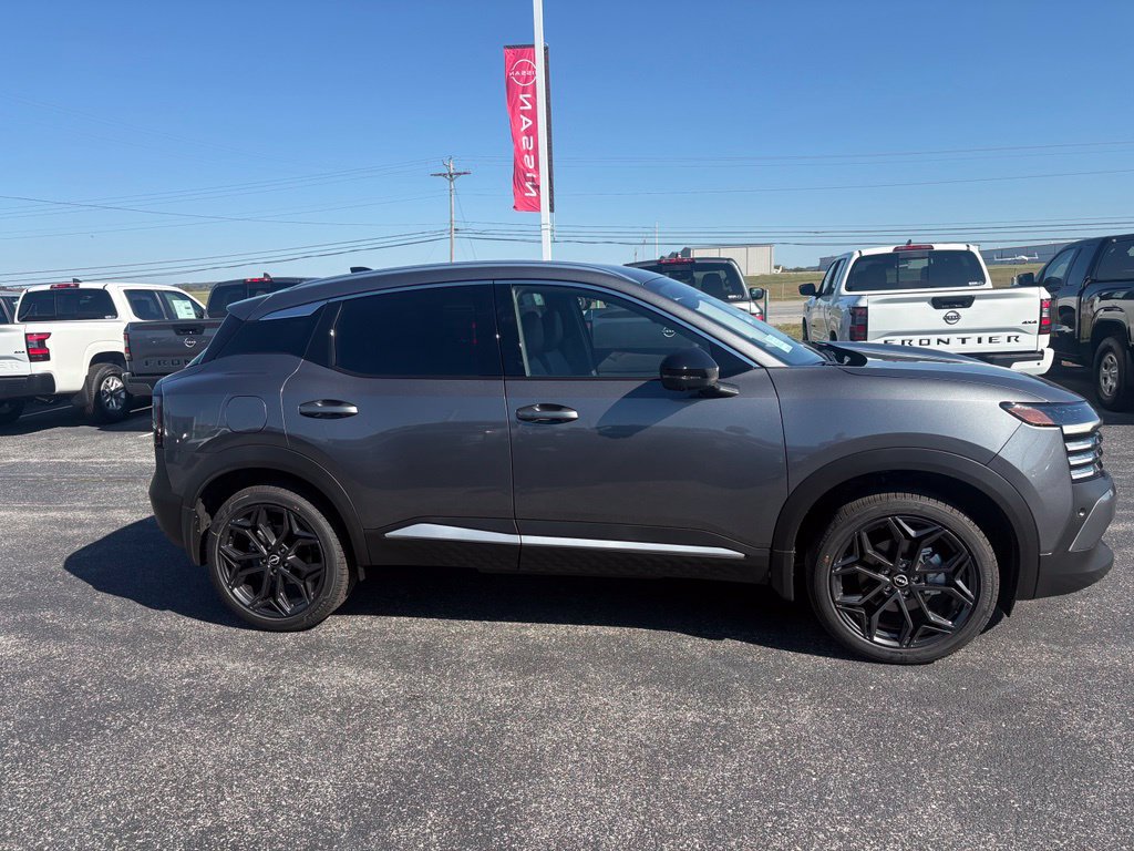 New 2027 Nissan Kicks SR FWD image 2
