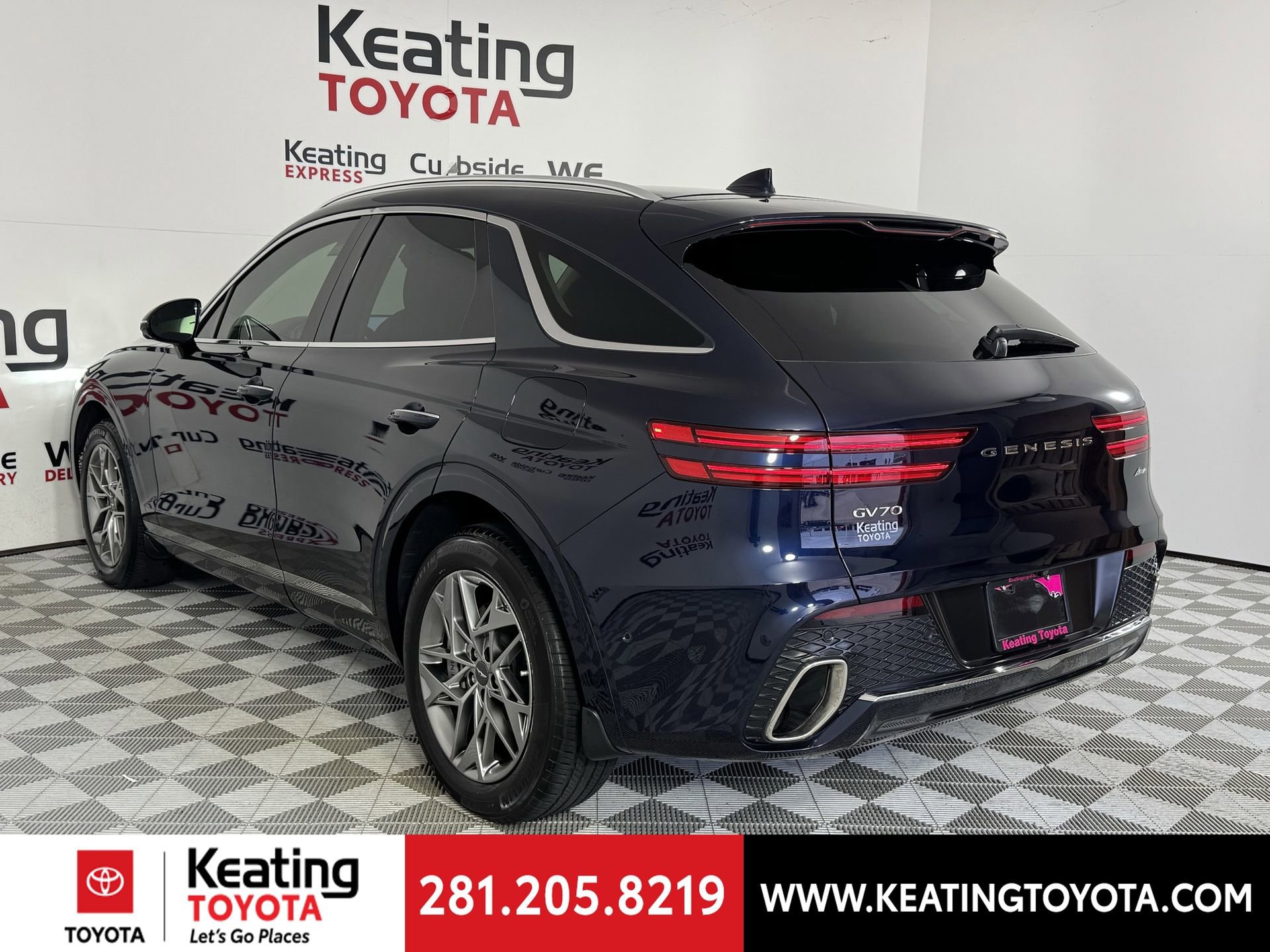 Used 2023 Genesis GV70 2.5T w/ Advanced Package image 7