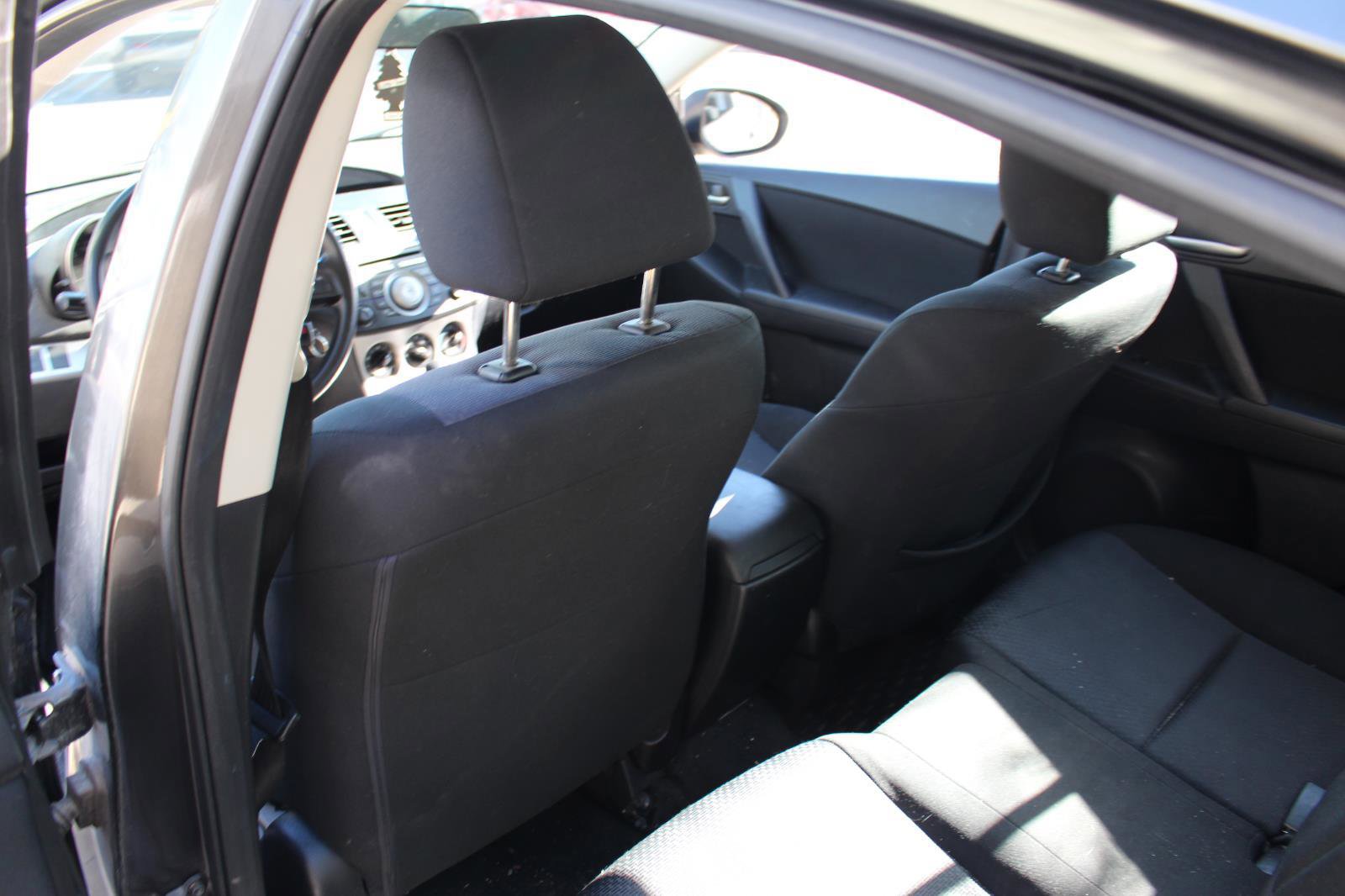 Used 2010 MAZDA MAZDA3 i Touring image 30