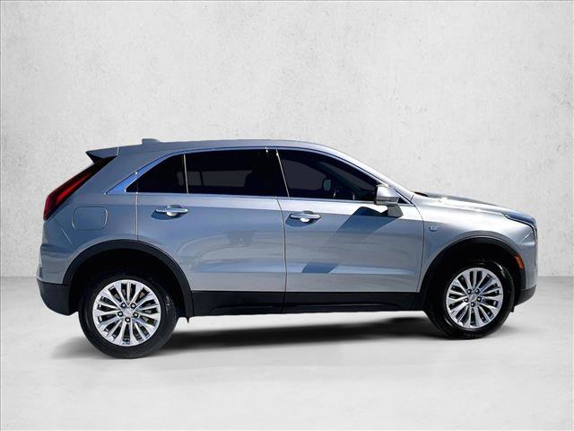 Used 2024 Cadillac XT4 Luxury w/ Cold Weather Package image 5