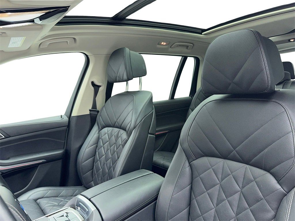 Used 2024 BMW X7 xDrive40i image 40