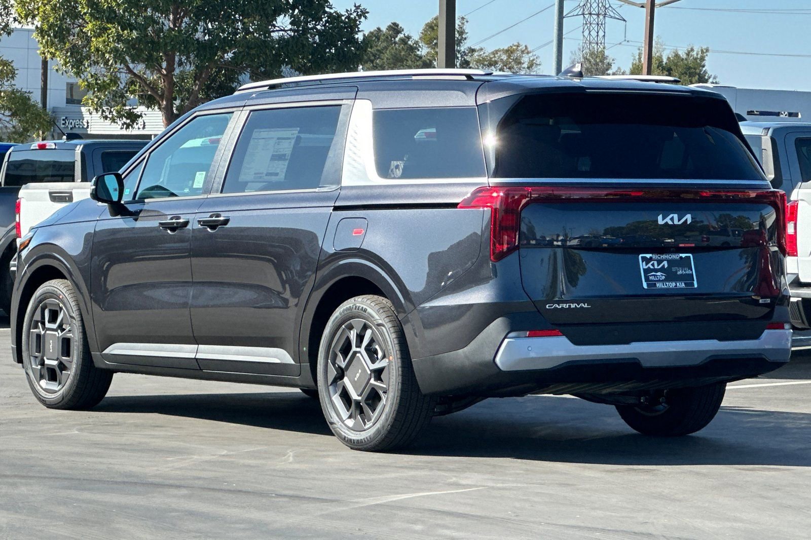 New 2026 Kia Carnival EX image 6