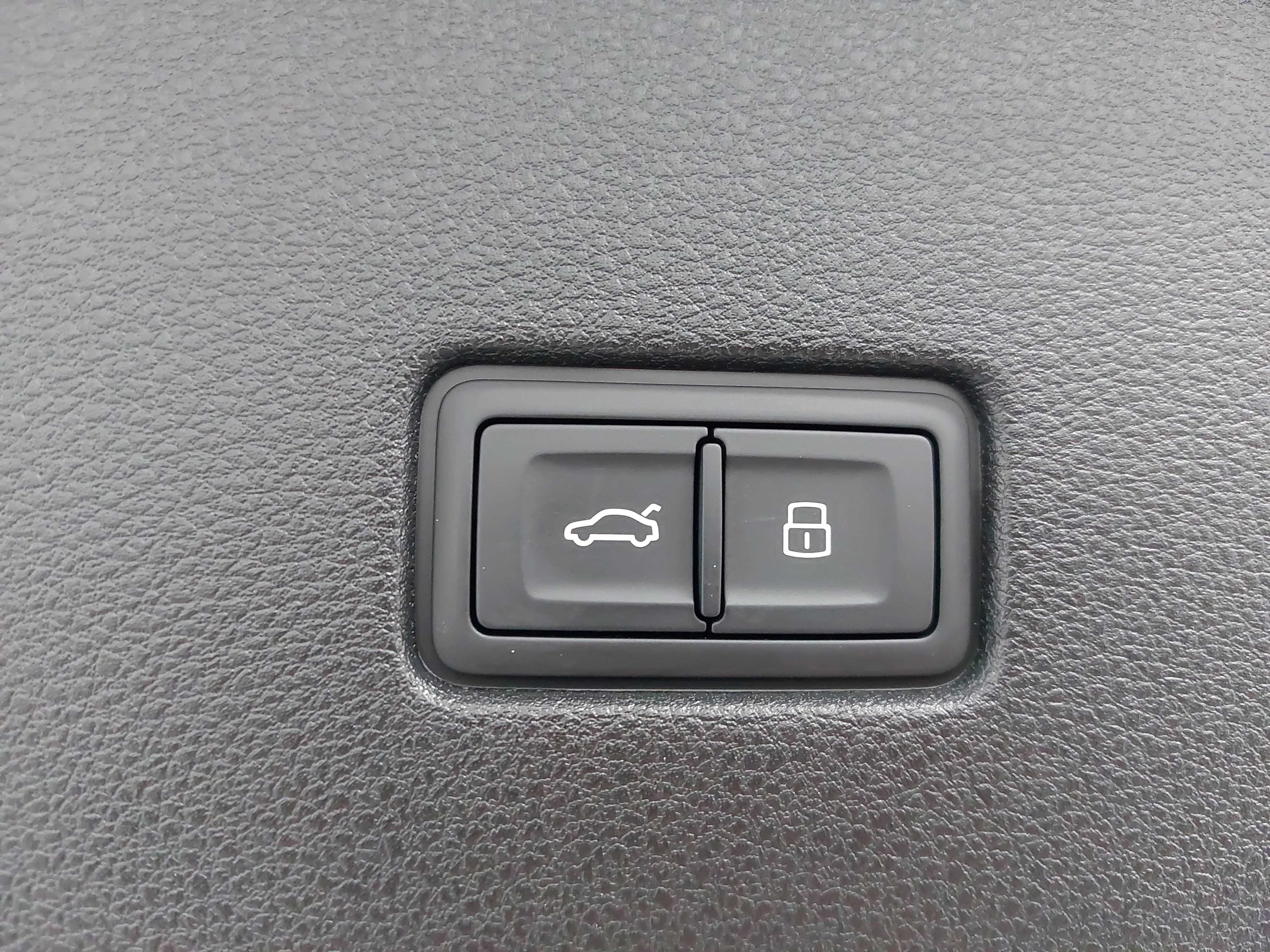 Used 2022 Audi RS Q8 4.0T image 15