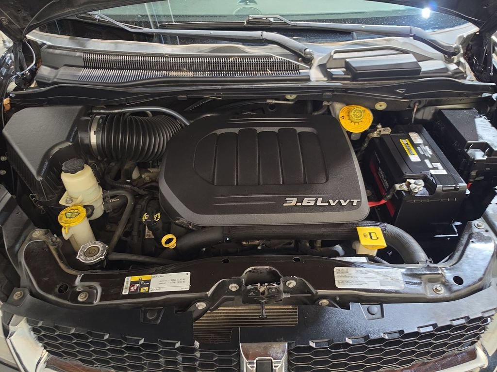 Used 2018 Dodge Grand Caravan SXT FWD image 17