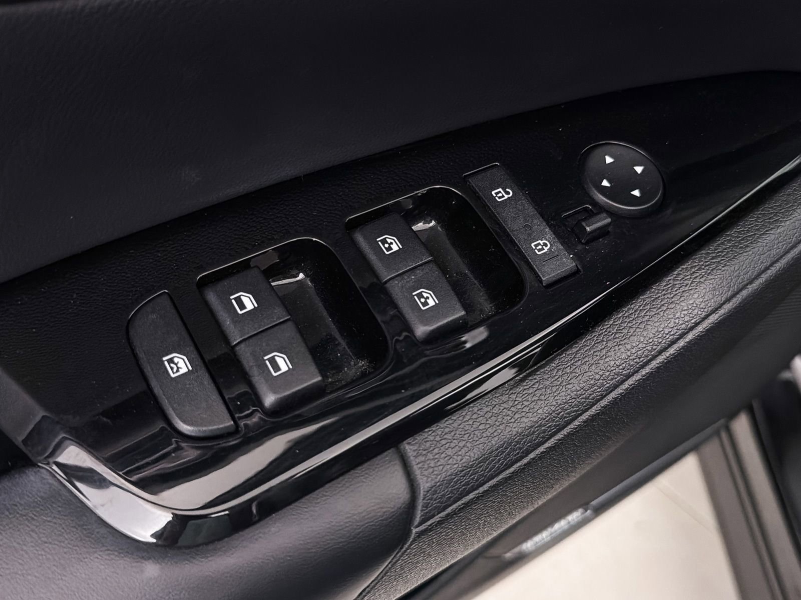Used 2023 Kia Sportage SX FWD image 22