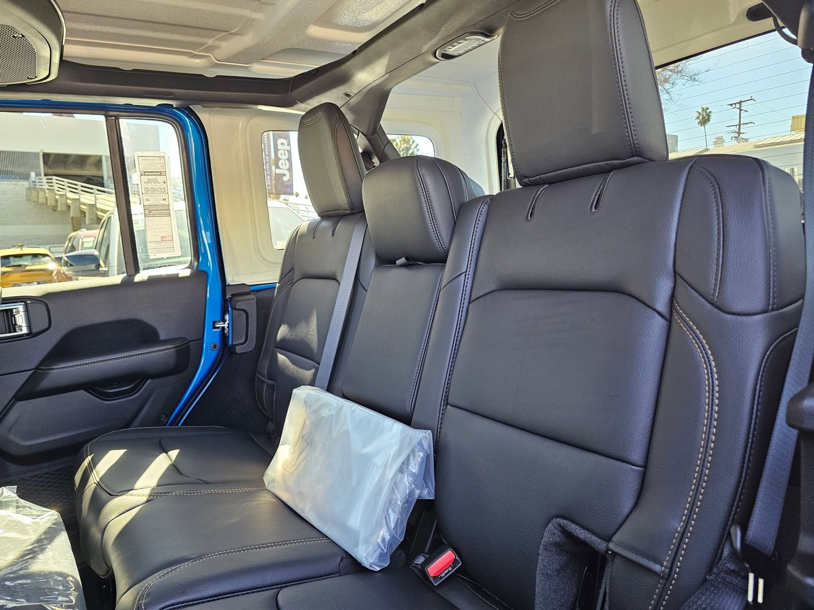 New 2026 Jeep Wrangler Sahara AWD/4WD image 25