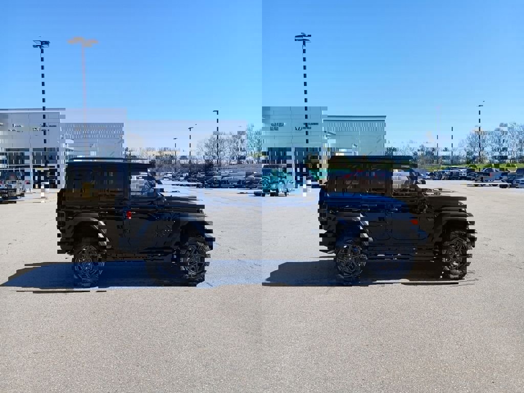 New 2026 Jeep Wrangler Unlimited Sport w/ Convenience Group image 8