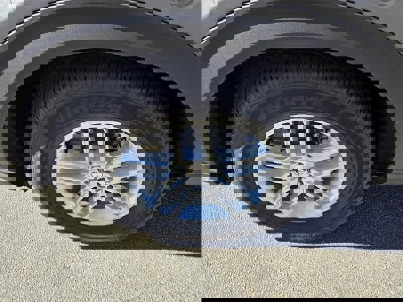 Used 2025 Ford Explorer Active w/ Active Comfort Package image 21