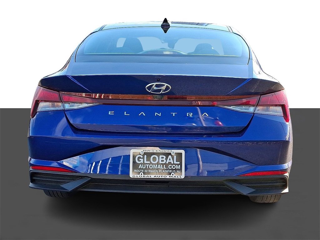 Used 2023 Hyundai Elantra SEL w/ Cargo Package image 6