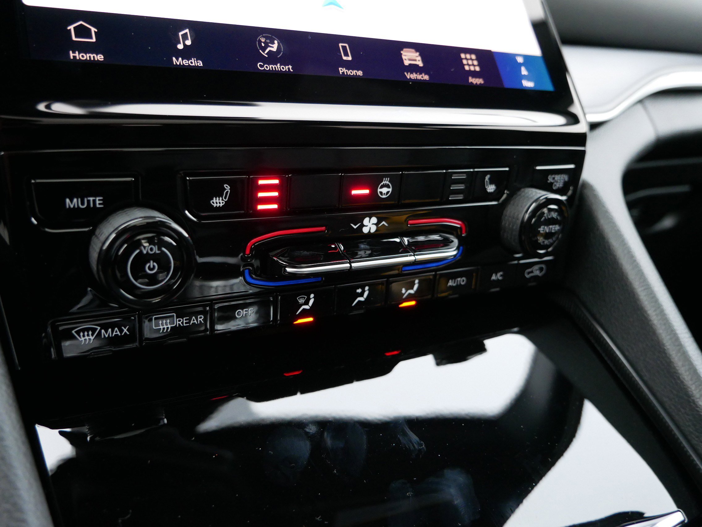 New 2025 Jeep Grand Cherokee Limited w/ Trailer Tow Package image 15