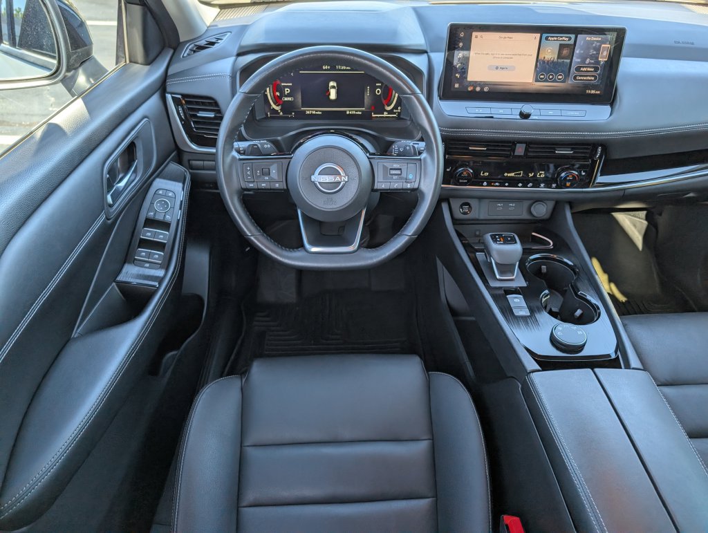 Used 2024 Nissan Rogue SL AWD/4WD image 11