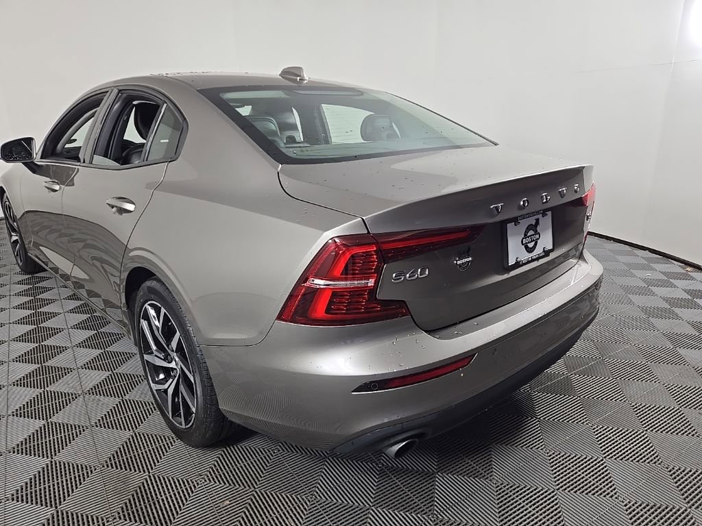 Used 2019 Volvo S60 T5 Momentum w/ Premium Package image 12