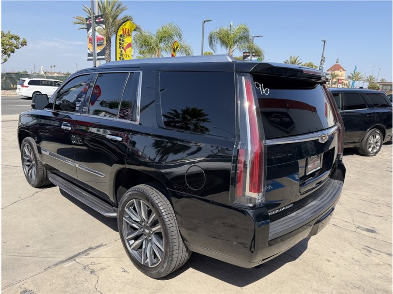 Used 2017 Cadillac Escalade Premium Luxury RWD image 11