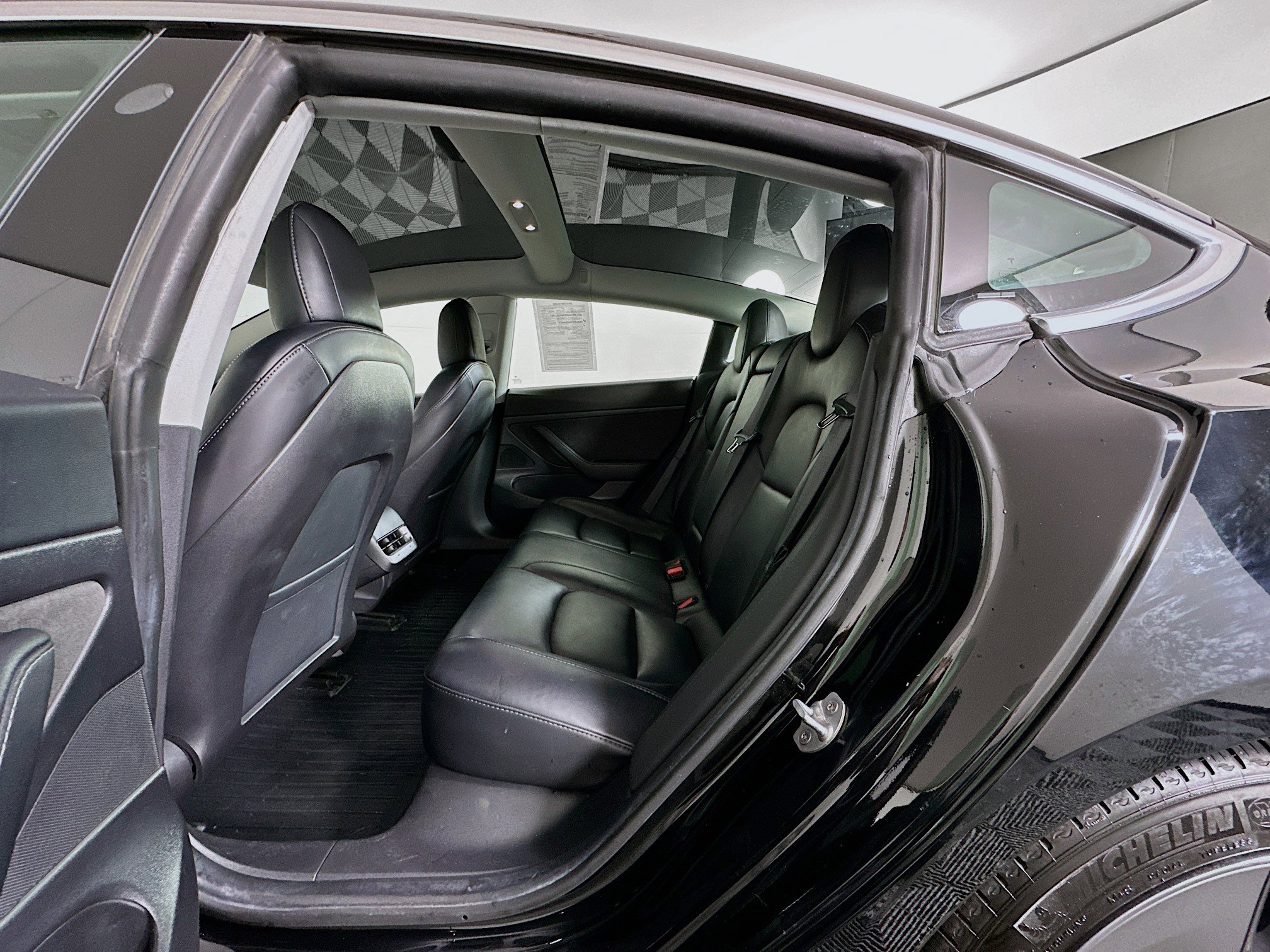 Used 2020 Tesla Model 3 Standard Range Plus image 28