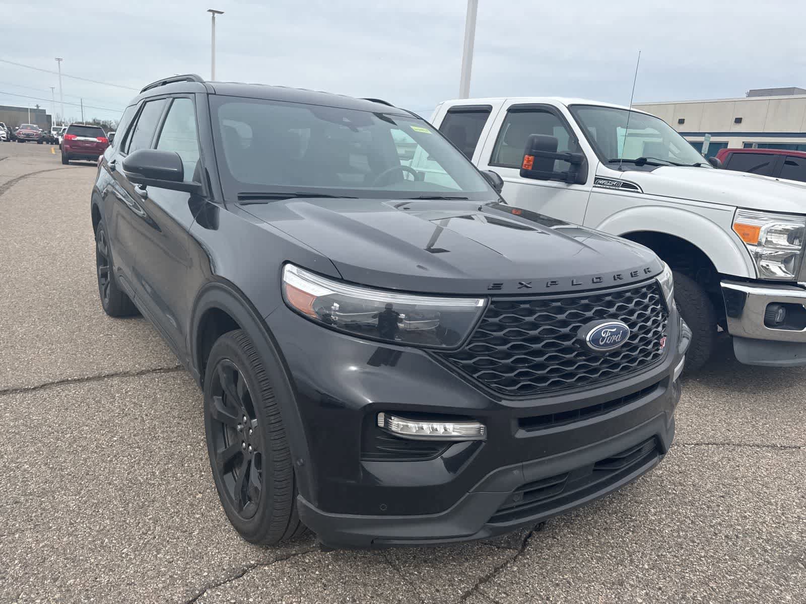 Used 2020 Ford Explorer ST w/ ST Street Pack image 5