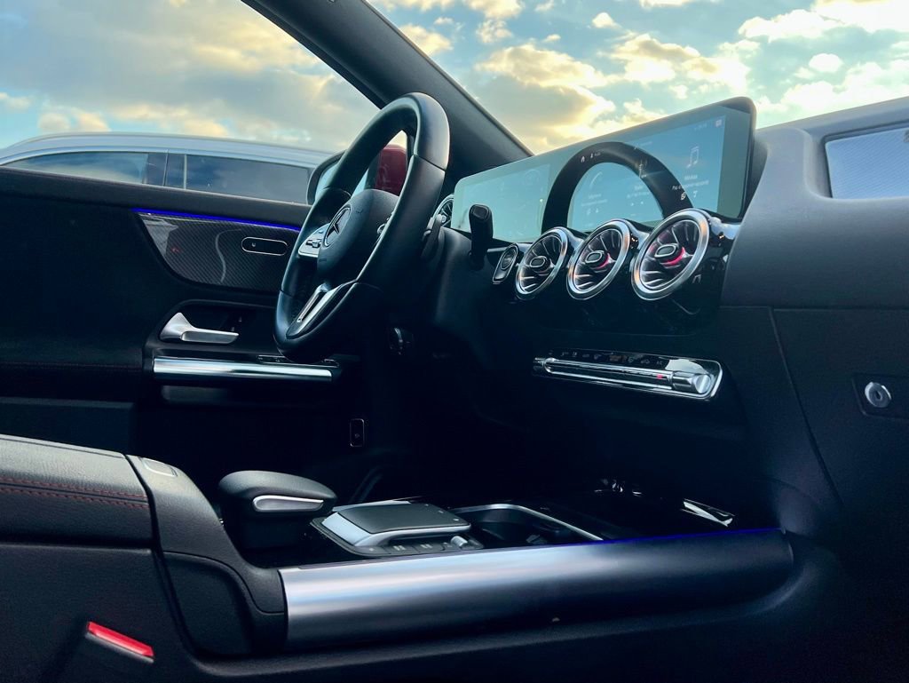 Certified 2022 Mercedes-Benz GLA 250 4MATIC image 18