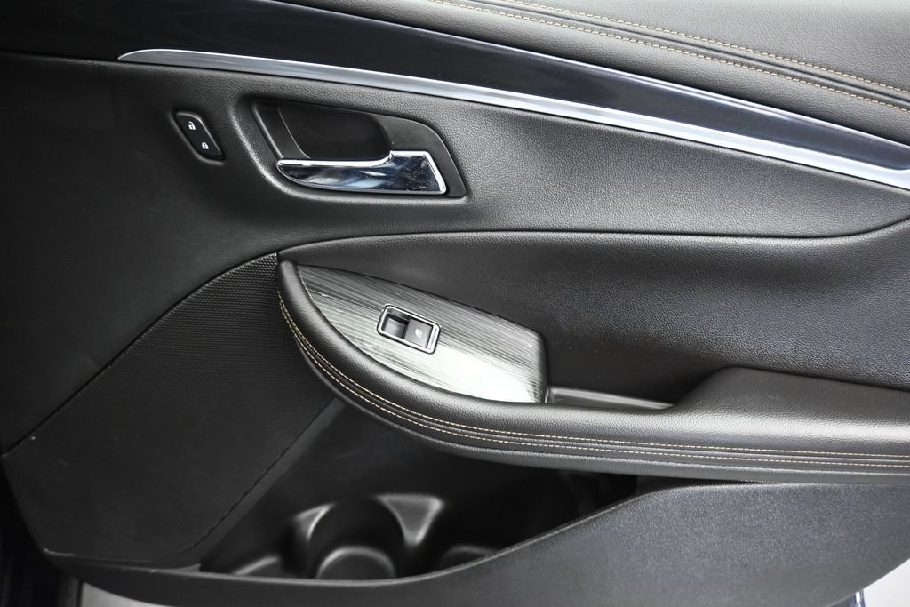 Used 2019 Chevrolet Impala LT FWD image 39