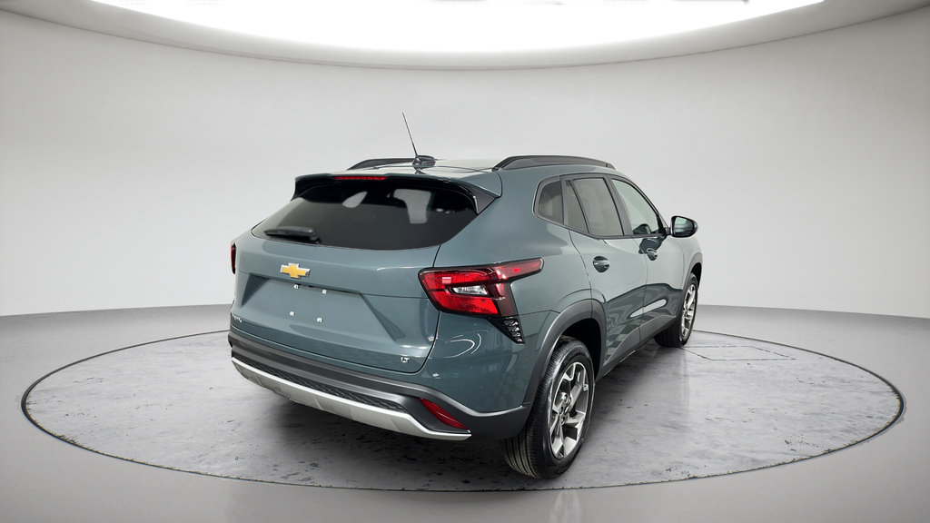 New 2026 Chevrolet Trax LT w/ LT Convenience Package FWD image 3