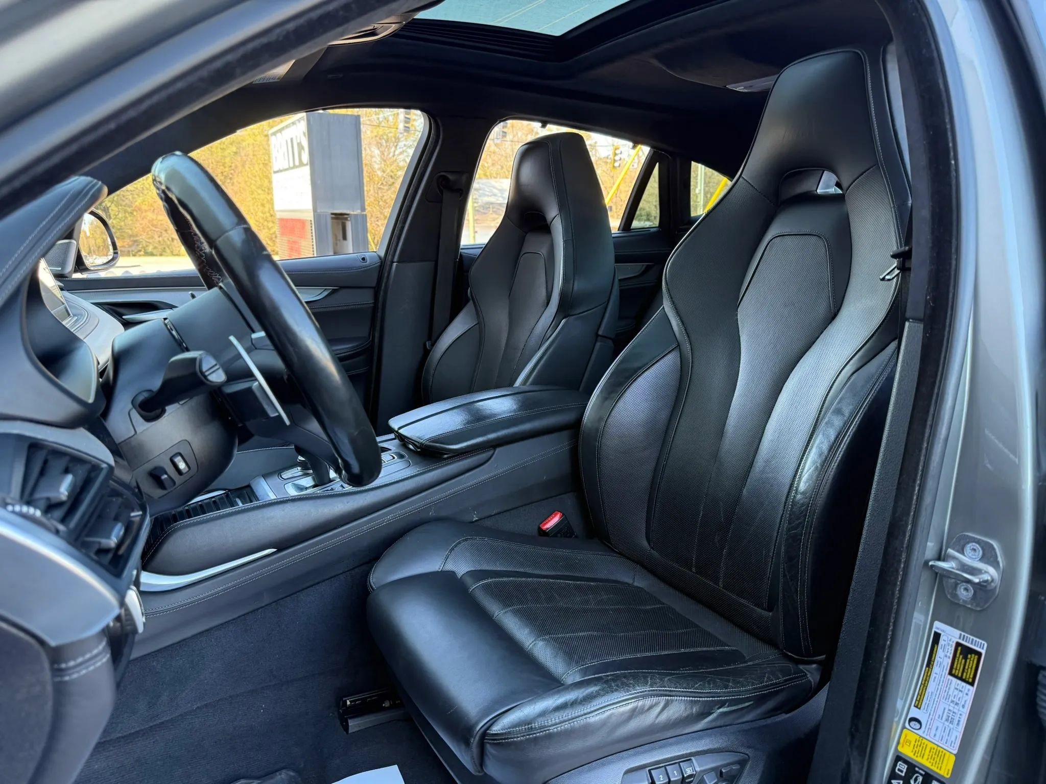 Used 2017 BMW X6 M image 27