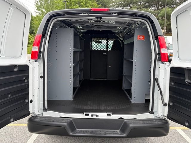 New 2026 Chevrolet Express 2500 w/ Driver Convenience Package RWD image 9