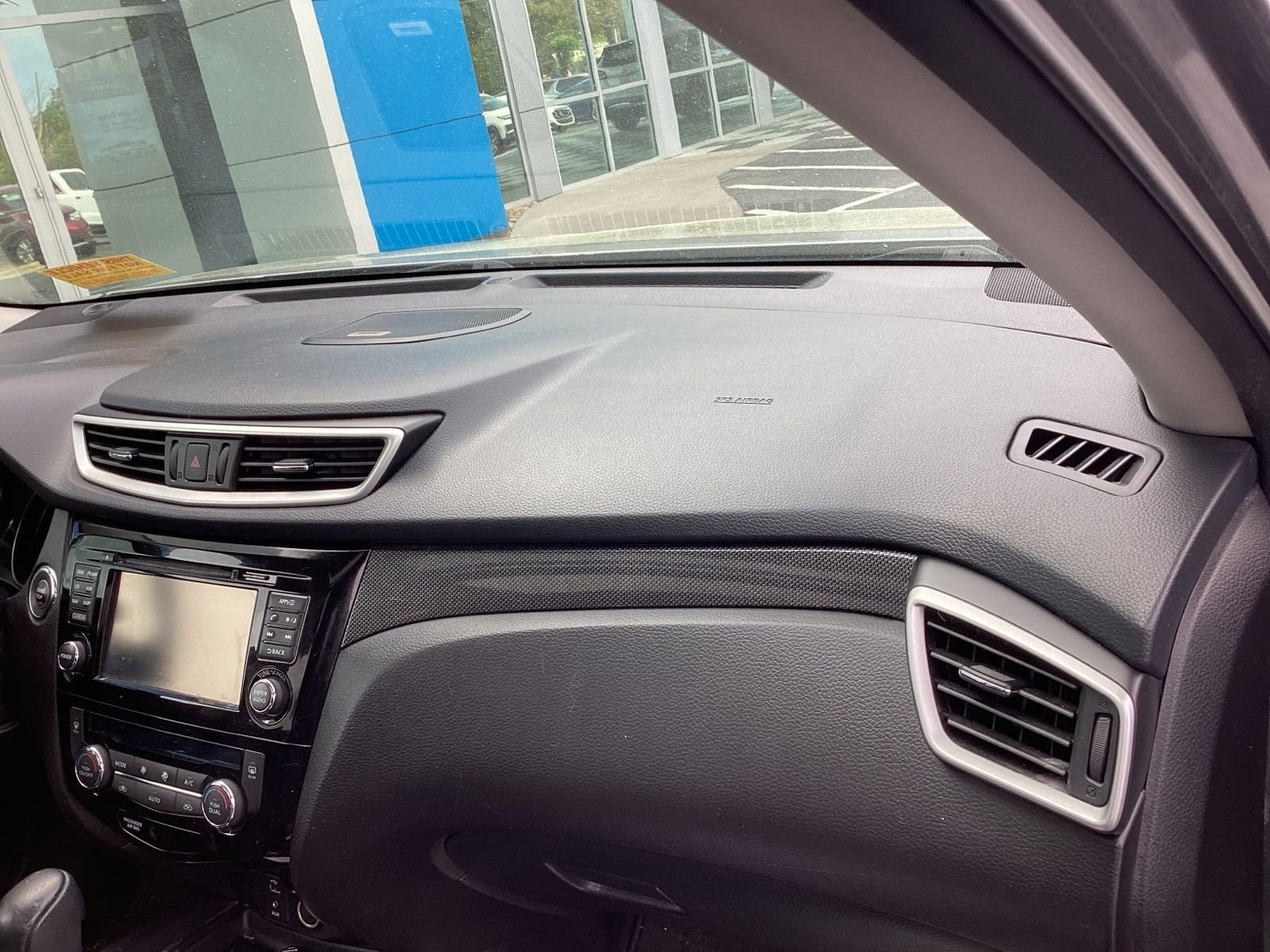 Used 2016 Nissan Rogue SL w/ SL Premium Package image 15