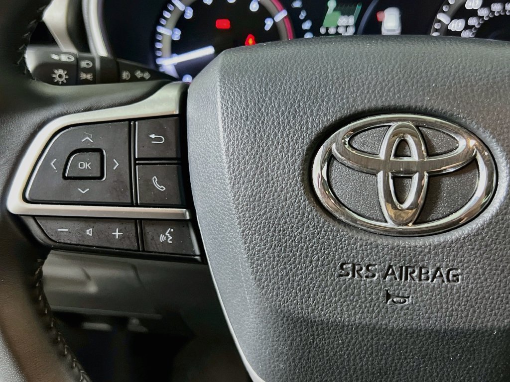 Used 2026 Toyota Highlander XLE AWD/4WD image 16