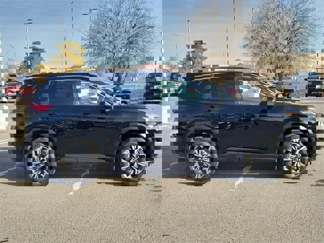 Certified 2023 Nissan Rogue SV image 3