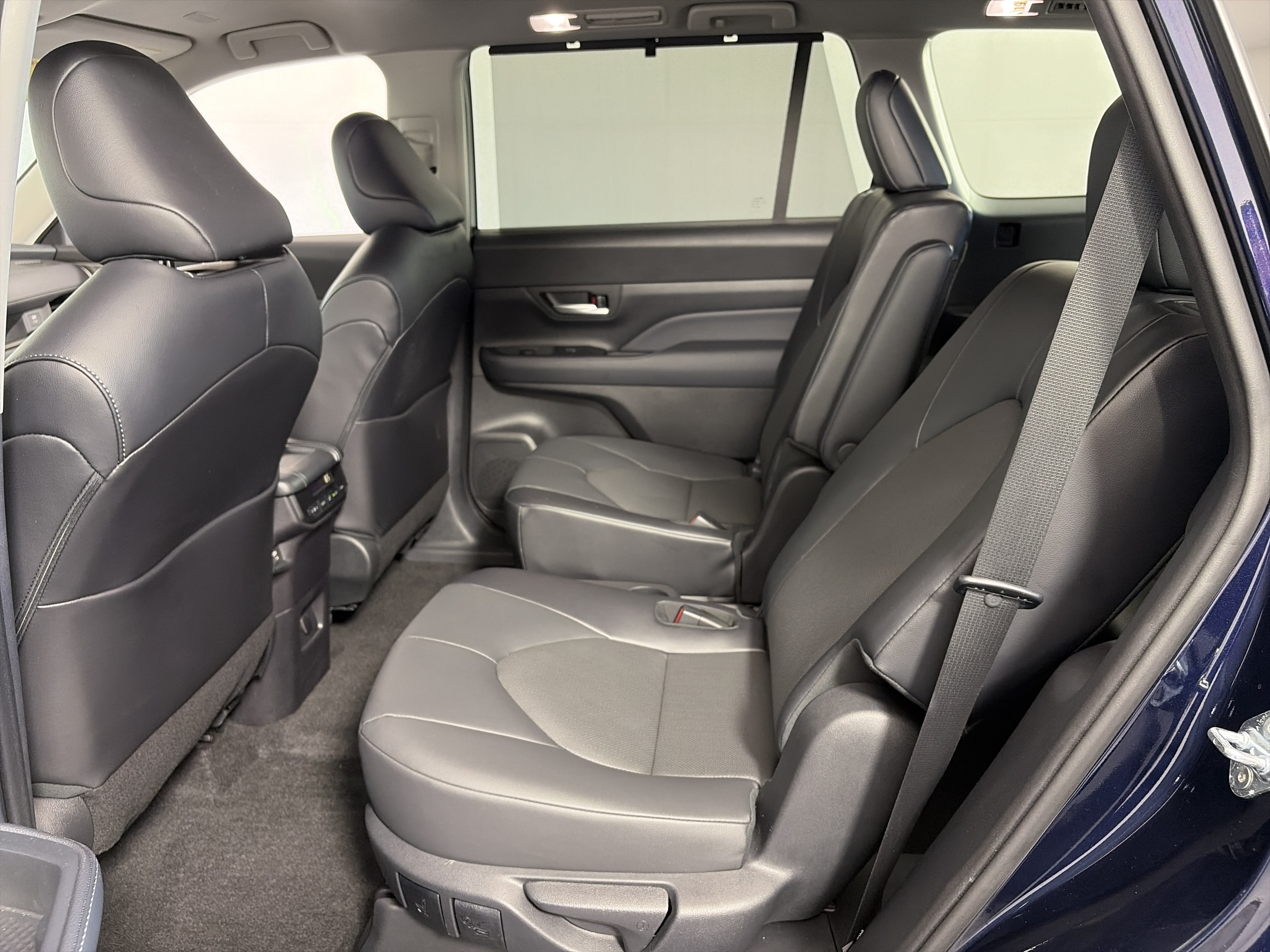 Used 2024 Toyota Grand Highlander AWD image 7