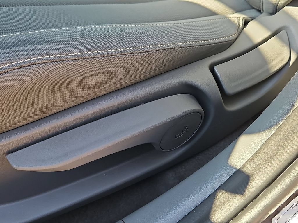Used 2025 Hyundai Elantra SEL FWD image 14