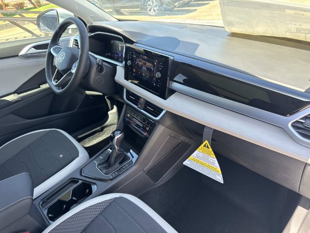 New 2026 Volkswagen Taos SE FWD image 29