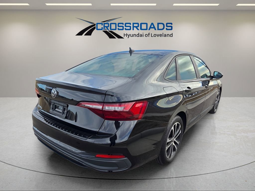 Used 2023 Volkswagen Jetta Sport image 5