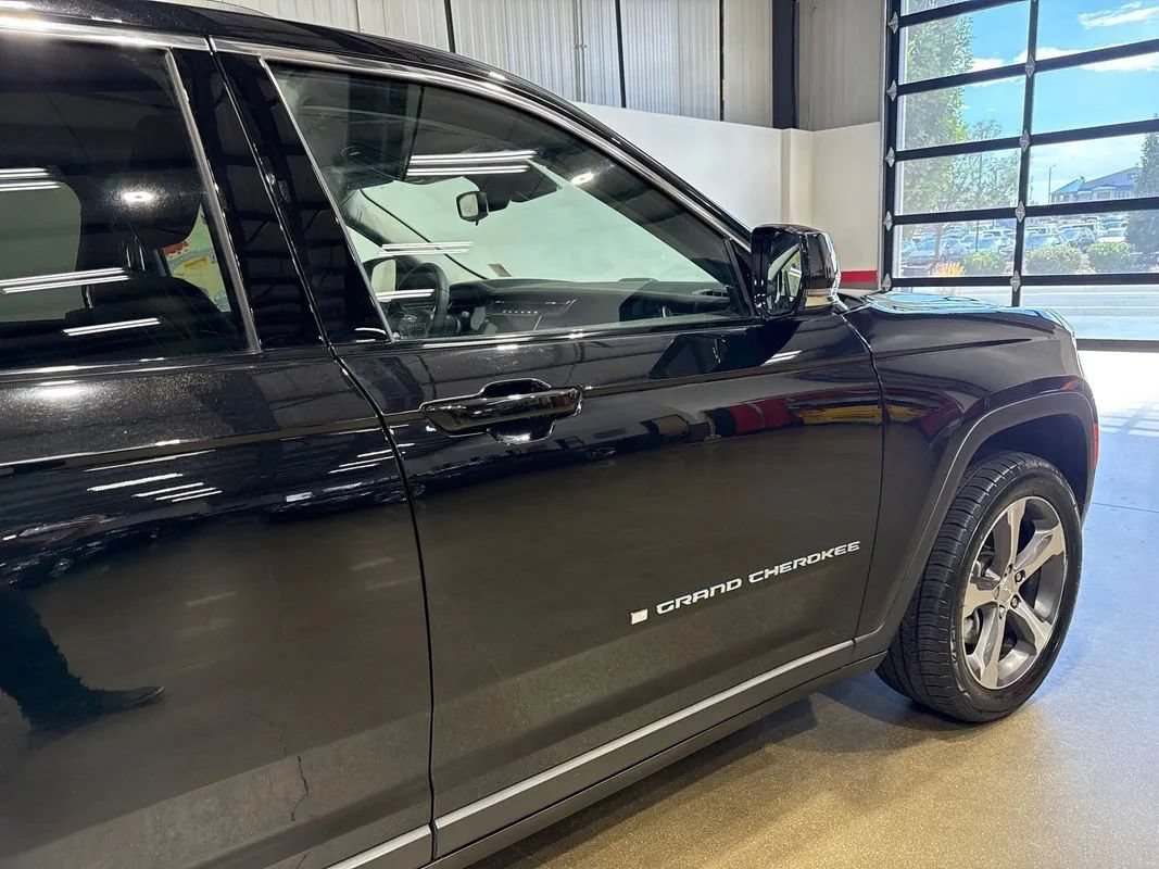 Used 2023 Jeep Grand Cherokee 4WD 4xe image 49