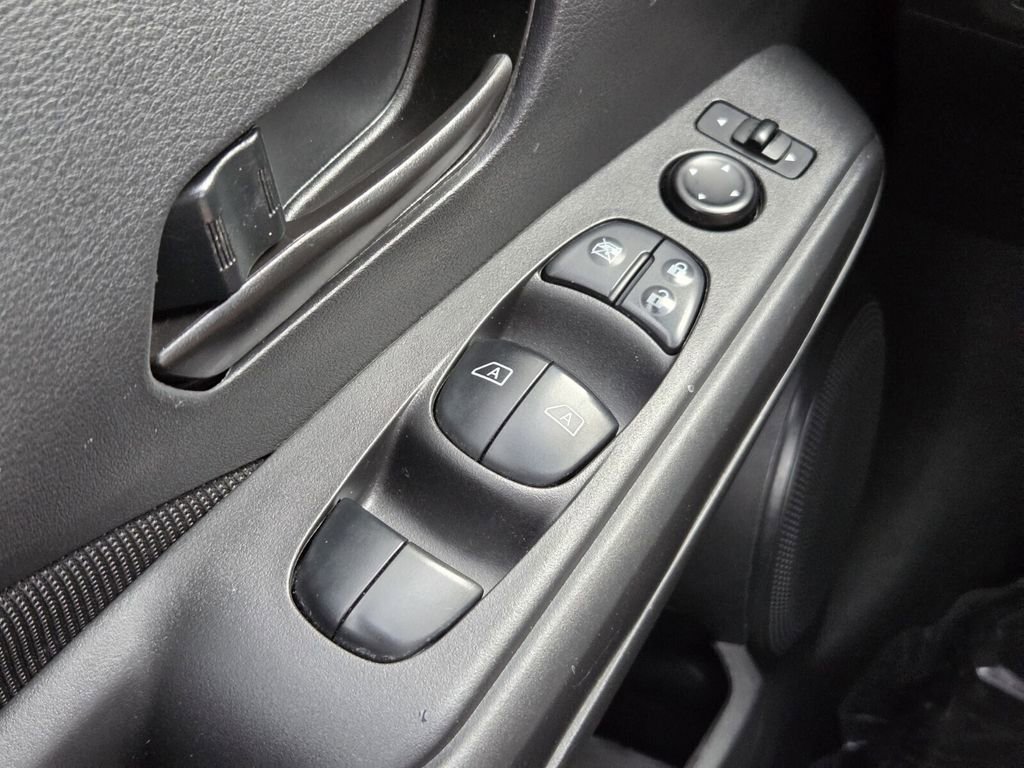 Used 2021 Nissan Kicks S image 21