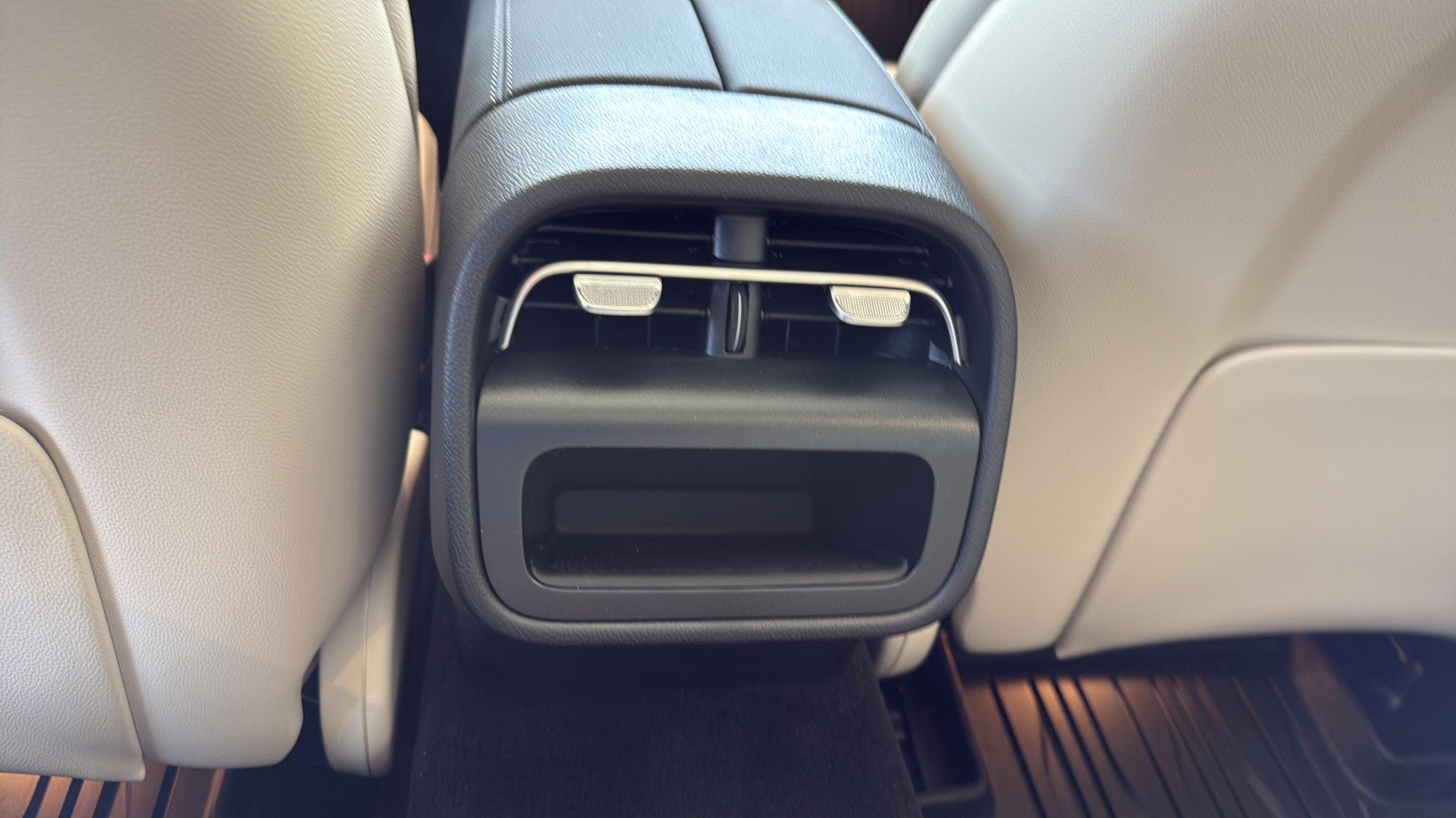 New 2026 Mercedes-Benz E 450 4MATIC Sedan image 30