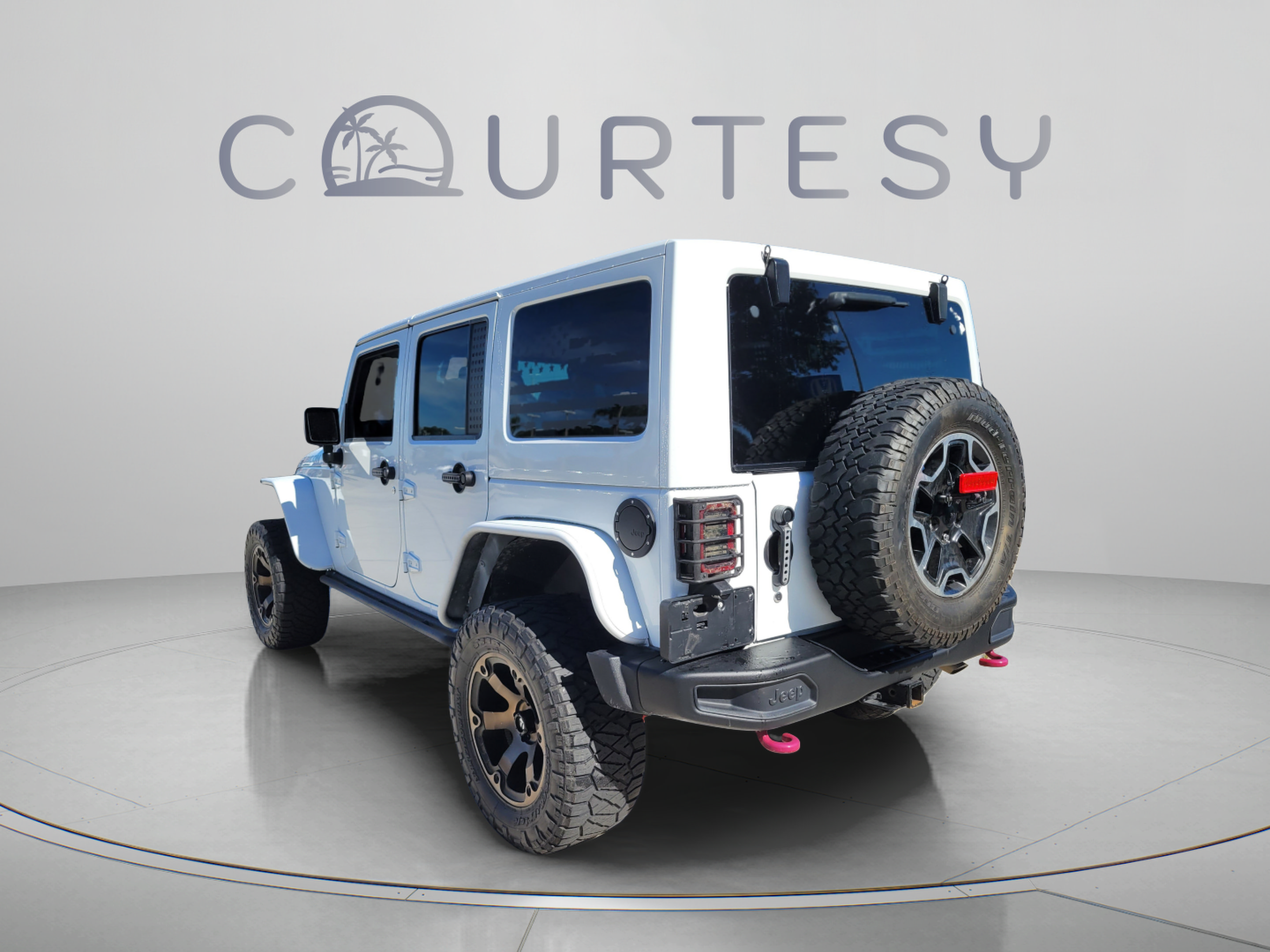 Used 2016 Jeep Wrangler Unlimited Rubicon AWD/4WD image 2