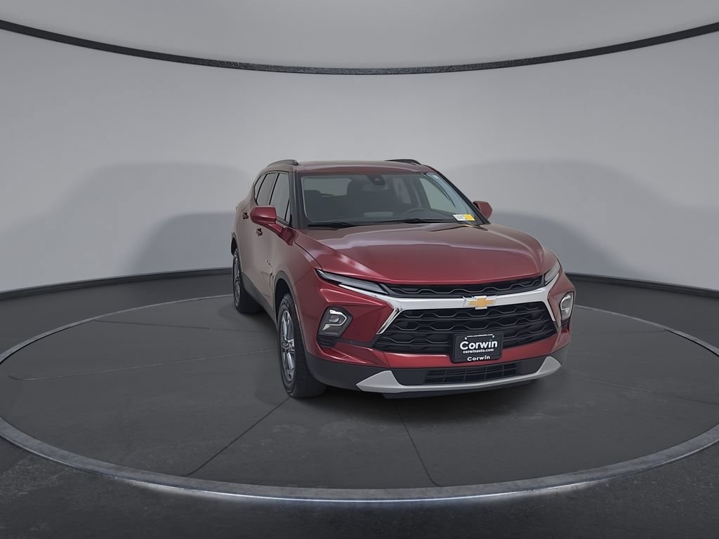 Used 2025 Chevrolet Blazer LT w/ Convenience Package AWD/4WD image 4