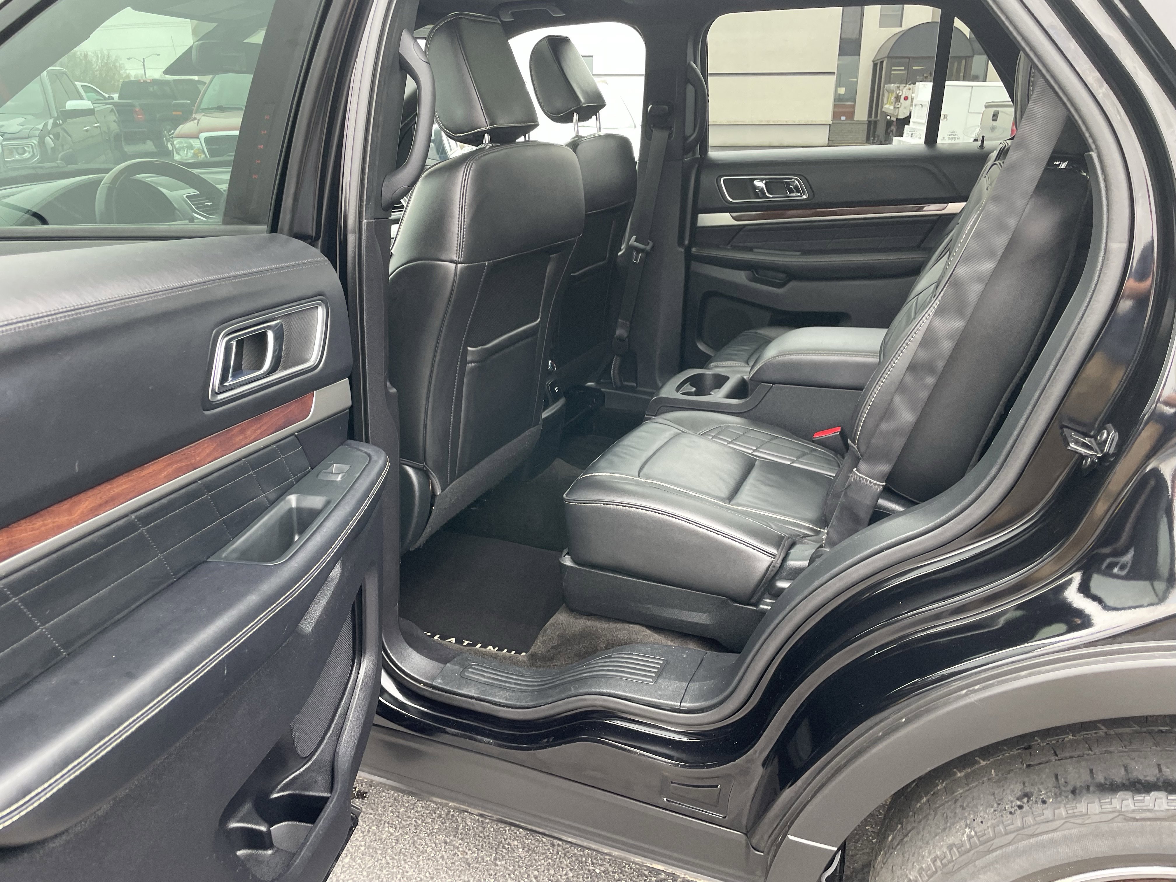 Used 2018 Ford Explorer Platinum AWD/4WD image 28