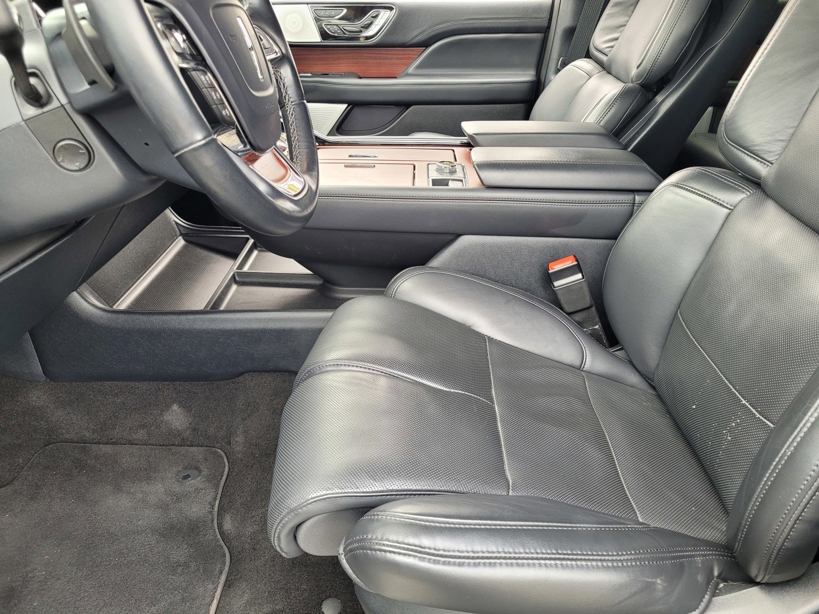 Used 2023 Lincoln Navigator Reserve image 21