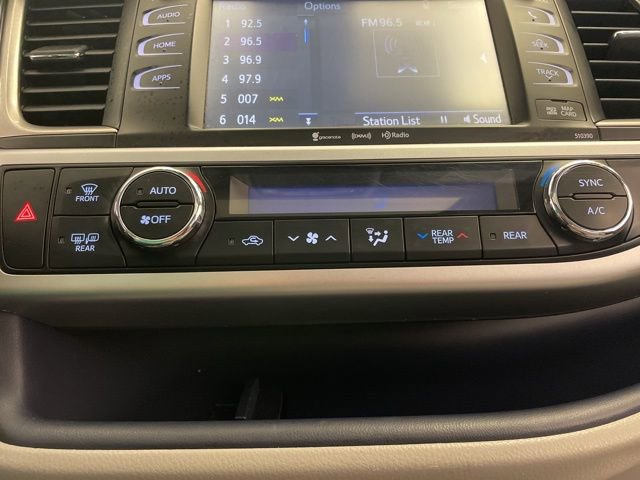 Used 2019 Toyota Highlander XLE image 30