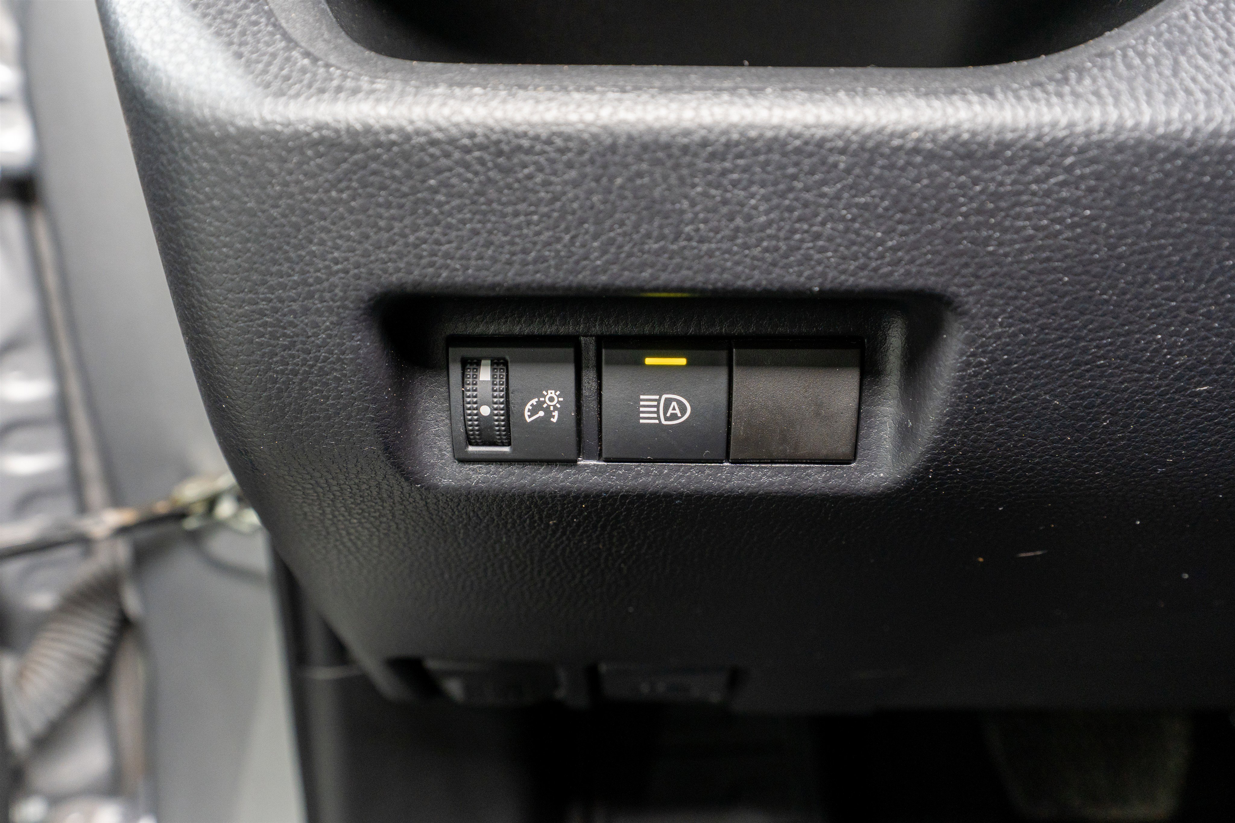 Used 2022 Toyota RAV4 LE FWD image 27