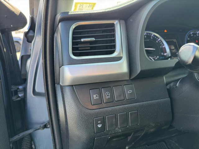 Used 2019 Toyota Highlander XLE AWD/4WD image 31