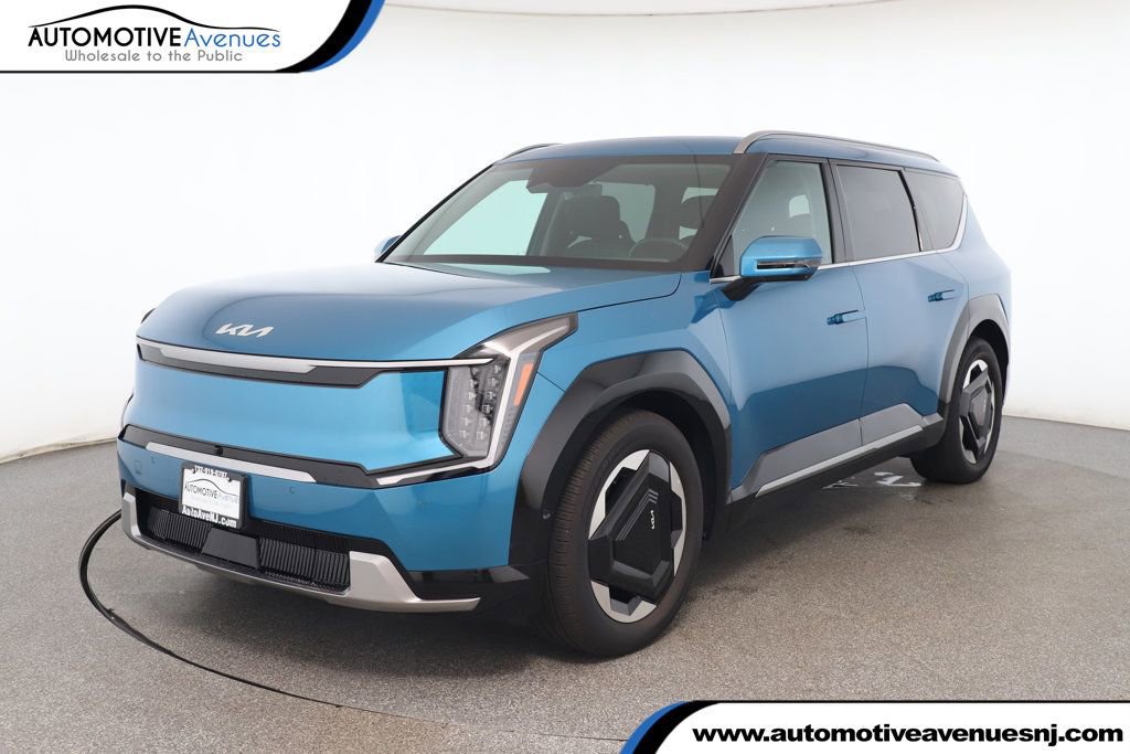 Used 2024 Kia EV9 Land image 1