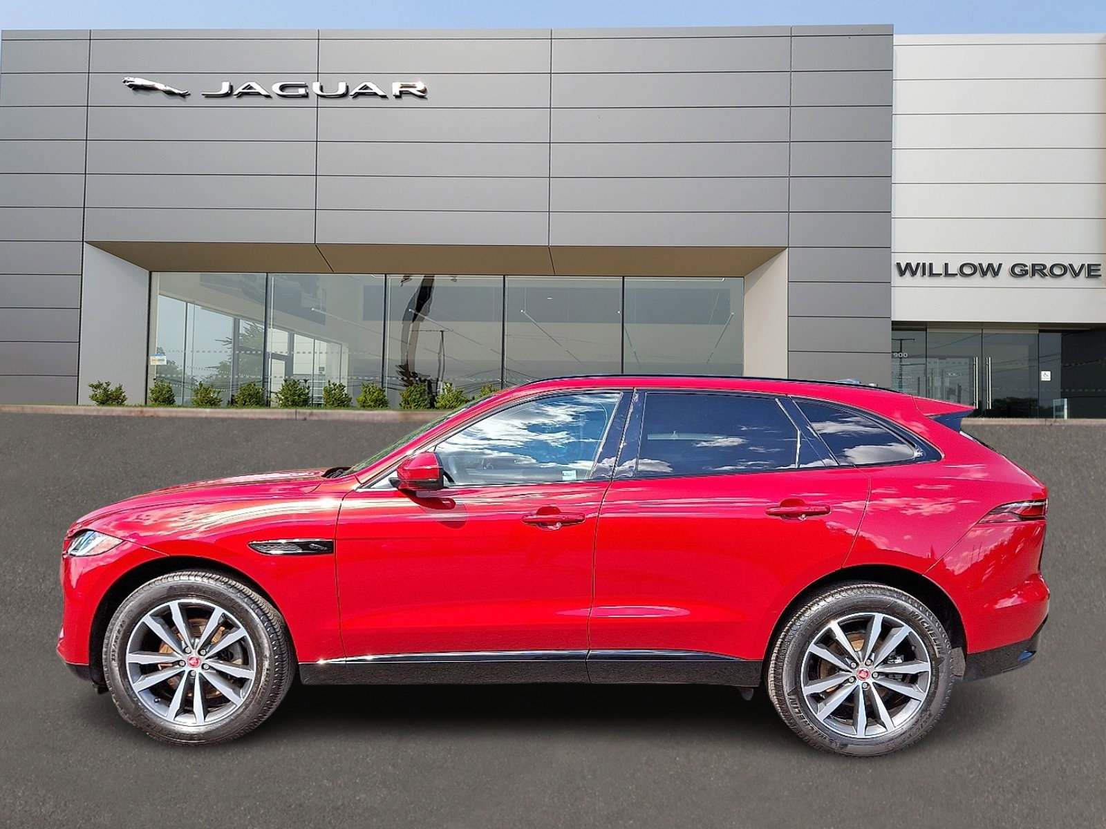 Used 2022 Jaguar F-PACE S image 6
