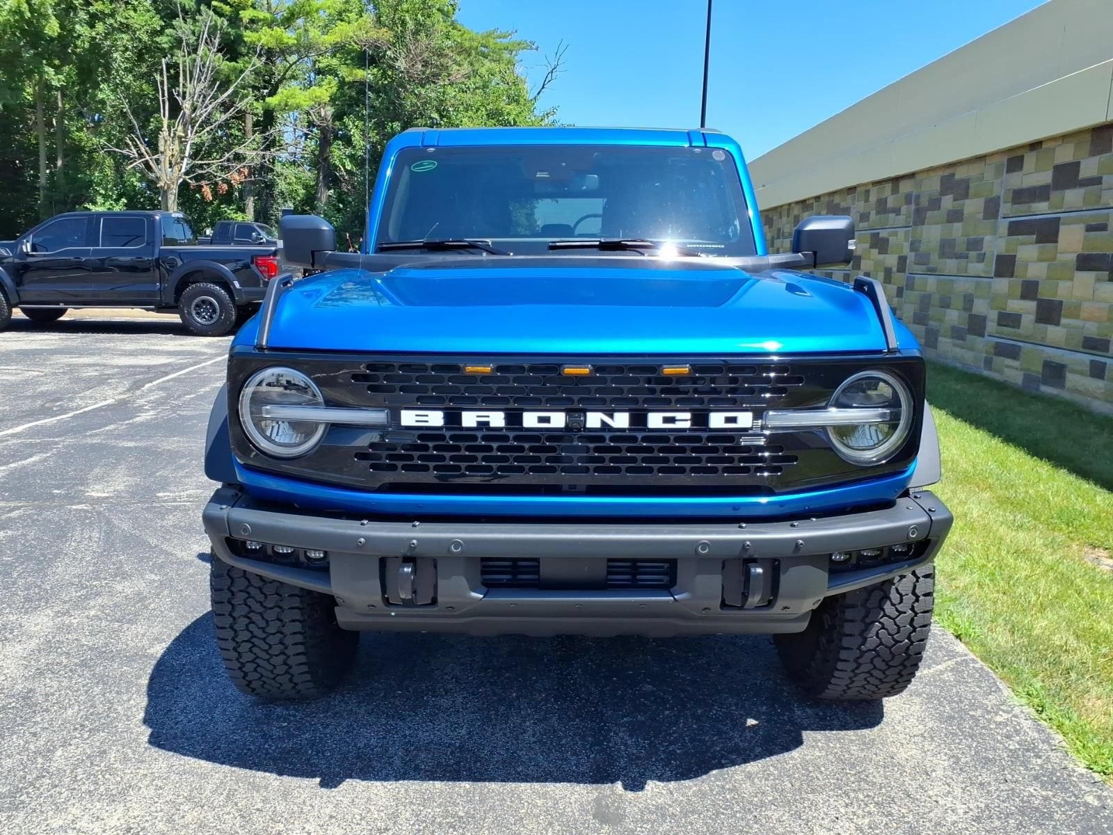 Used 2023 Ford Bronco Wildtrak AWD/4WD image 3