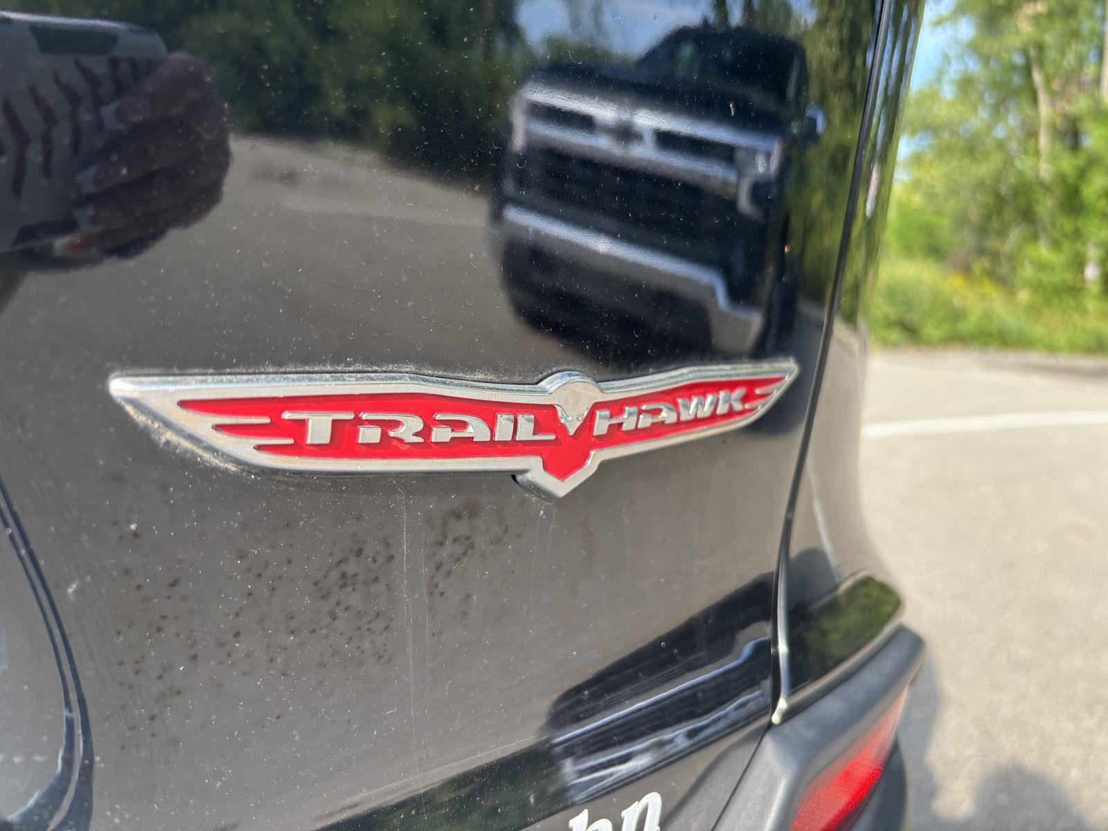 Used 2020 Jeep Cherokee Trailhawk w/ Cold Weather Group AWD/4WD image 9