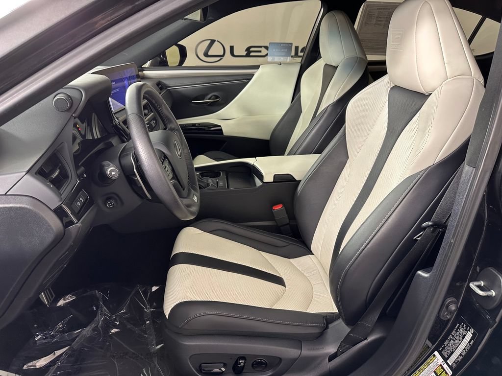 Used 2024 Lexus ES 350 F Sport w/ Technology Package FWD image 18