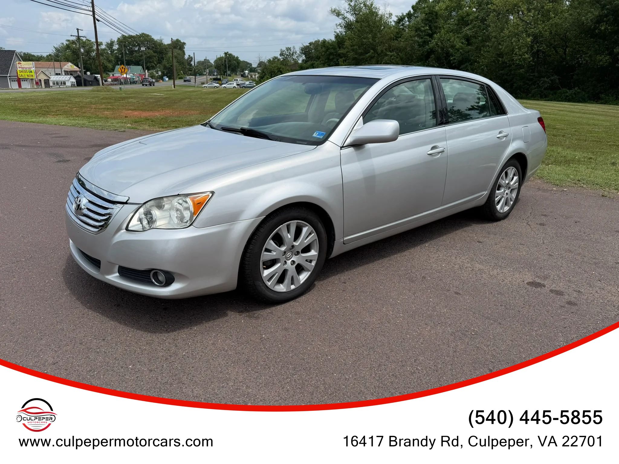 Used 2010 Toyota Avalon XLS FWD image 2