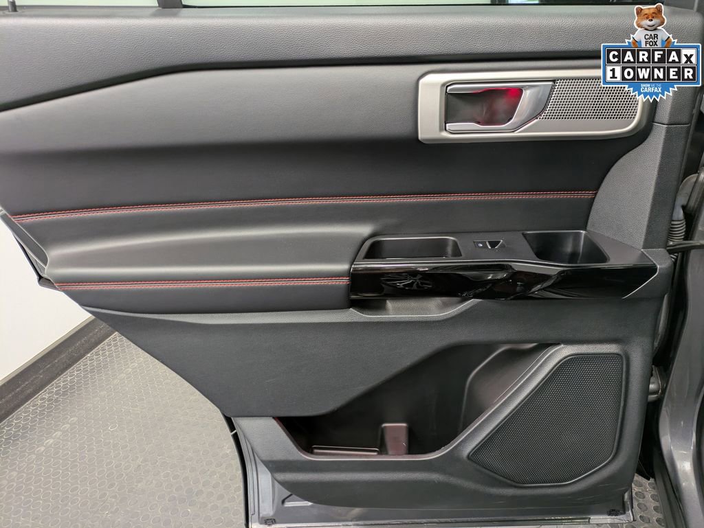 Used 2023 Ford Explorer ST-Line w/ Class IV Trailer Tow Package AWD/4WD image 23