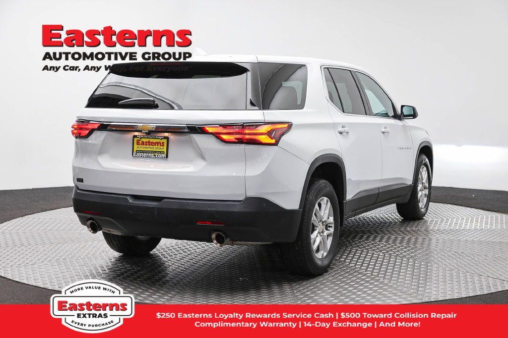 Used 2023 Chevrolet Traverse LS FWD image 6